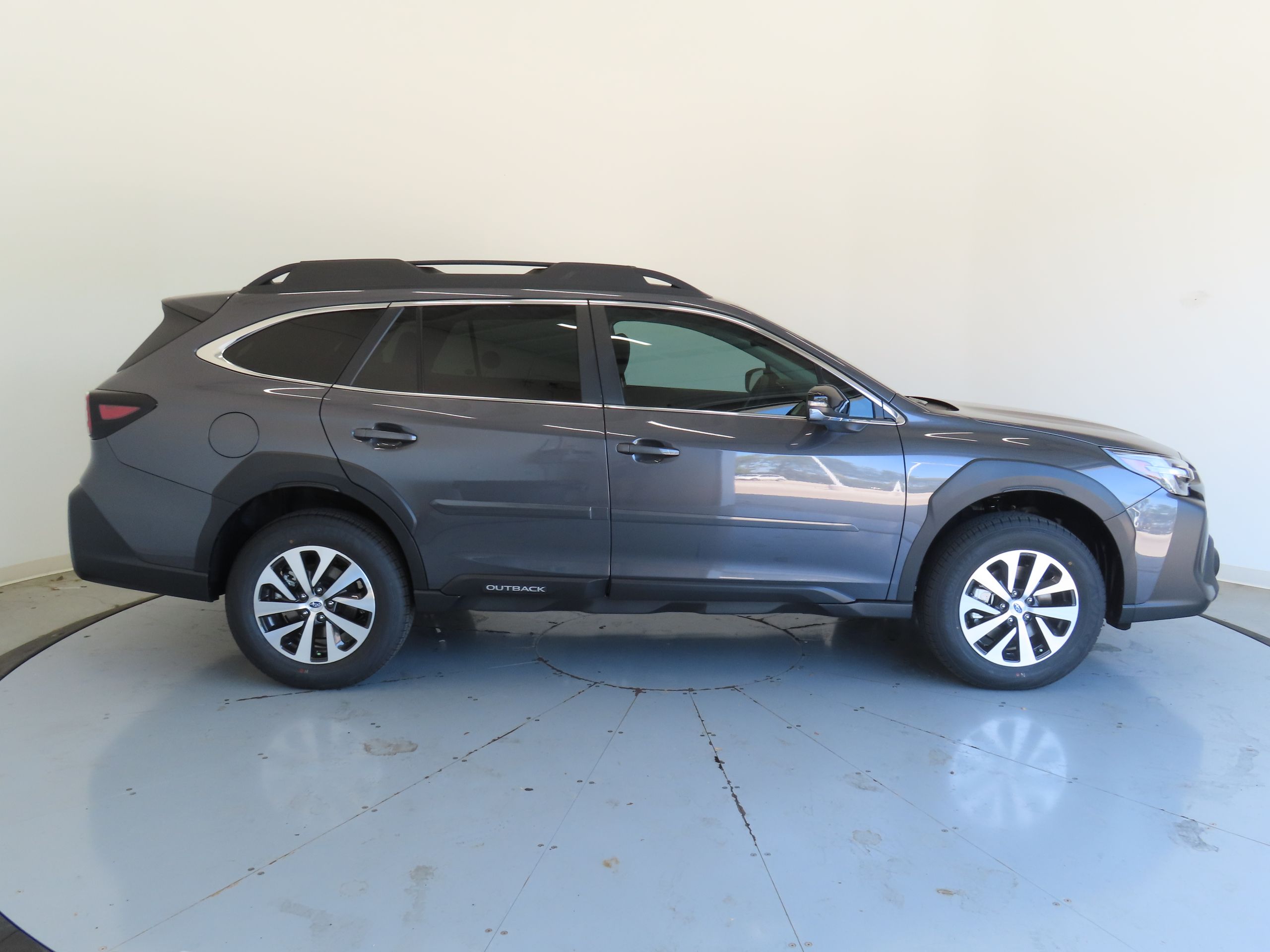 2025 Subaru Outback Premium photo 2