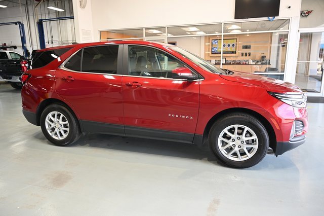 2024 Chevrolet Equinox LT photo 4