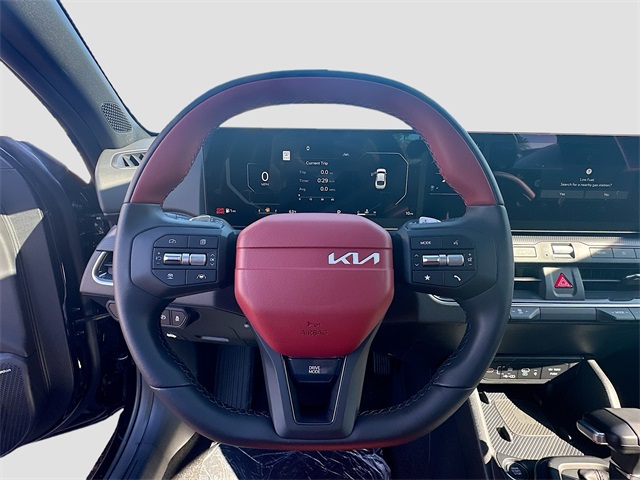 2025 Kia K4 GT-Line photo 10