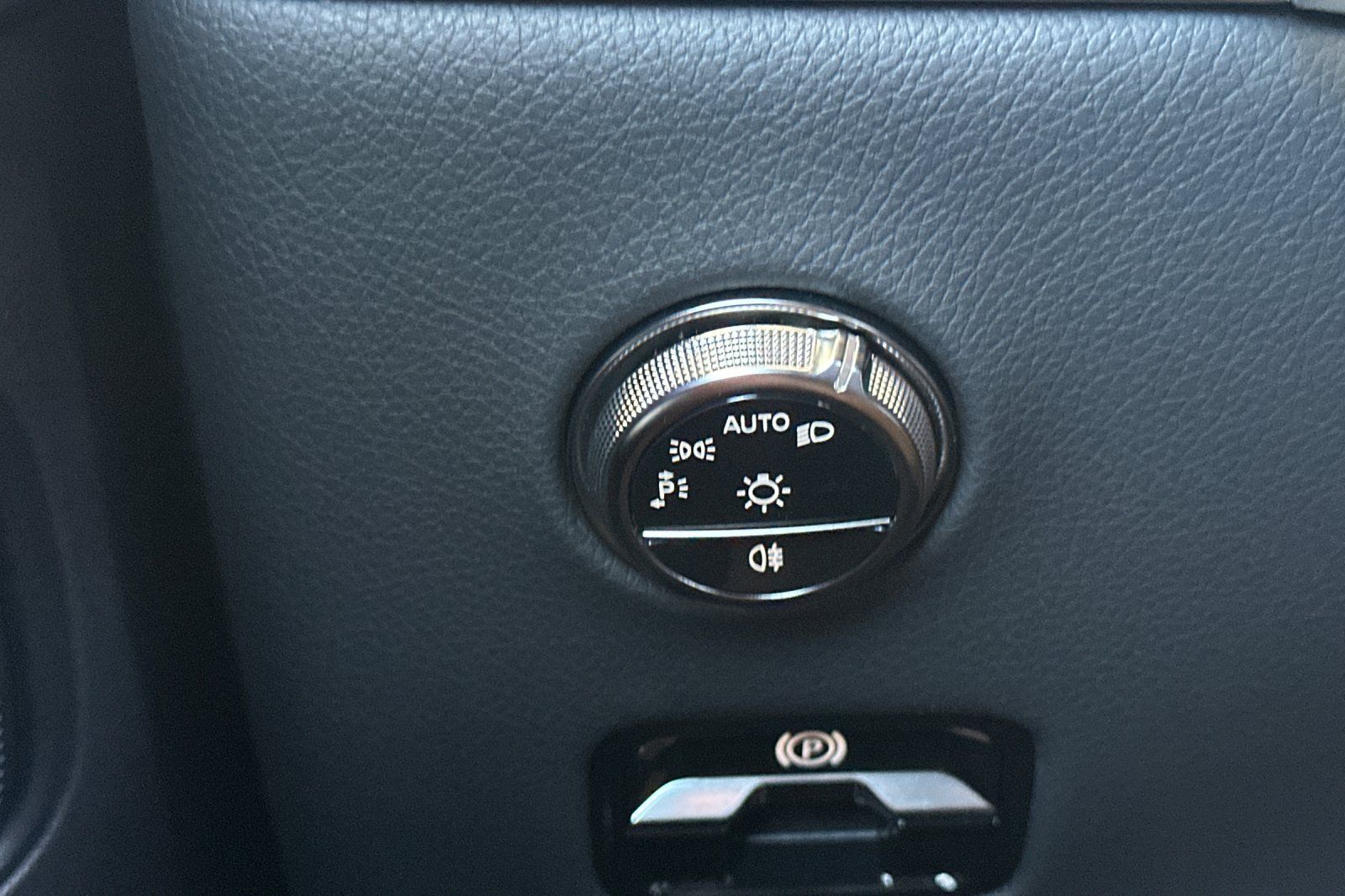 2026 Mercedes Benz GLC 300 photo 25