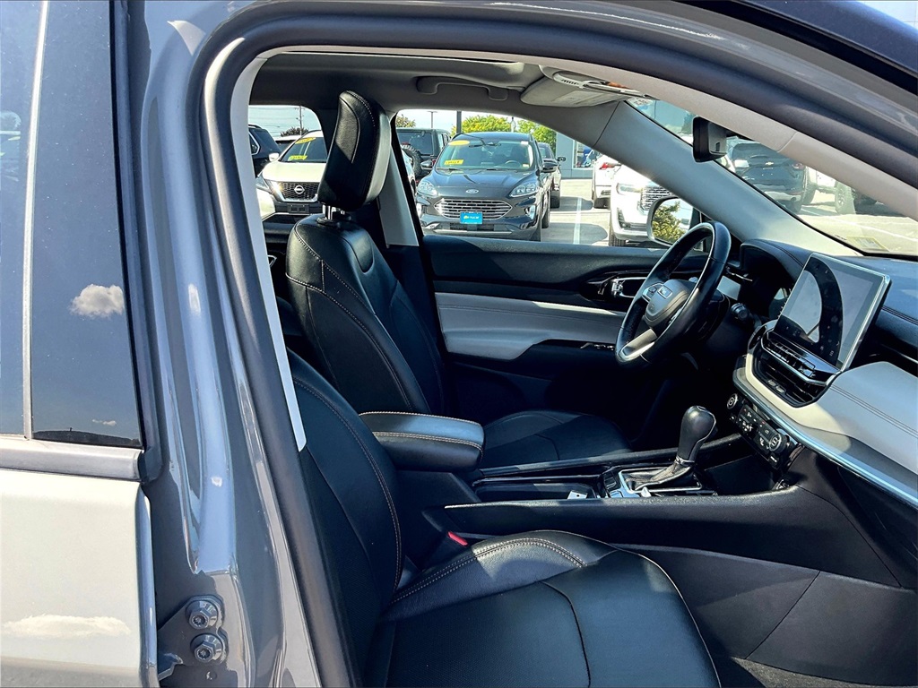 2022 Jeep Compass Limited photo 11