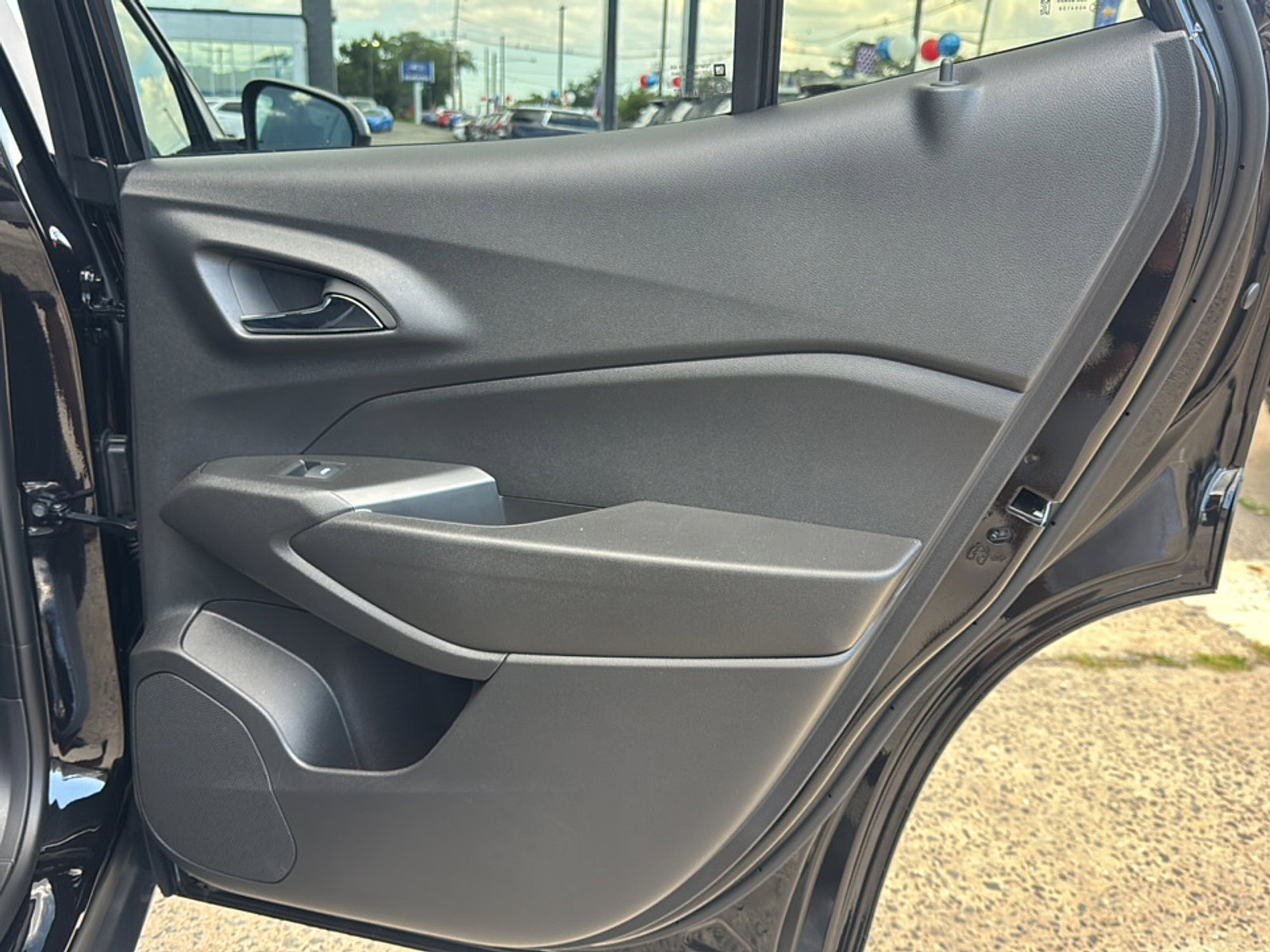 2025 Chevrolet Trax LT photo 25