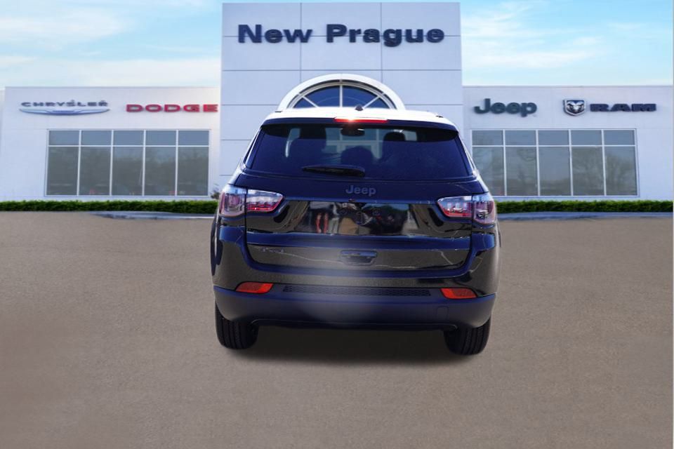2025 Jeep Compass Latitude photo 4