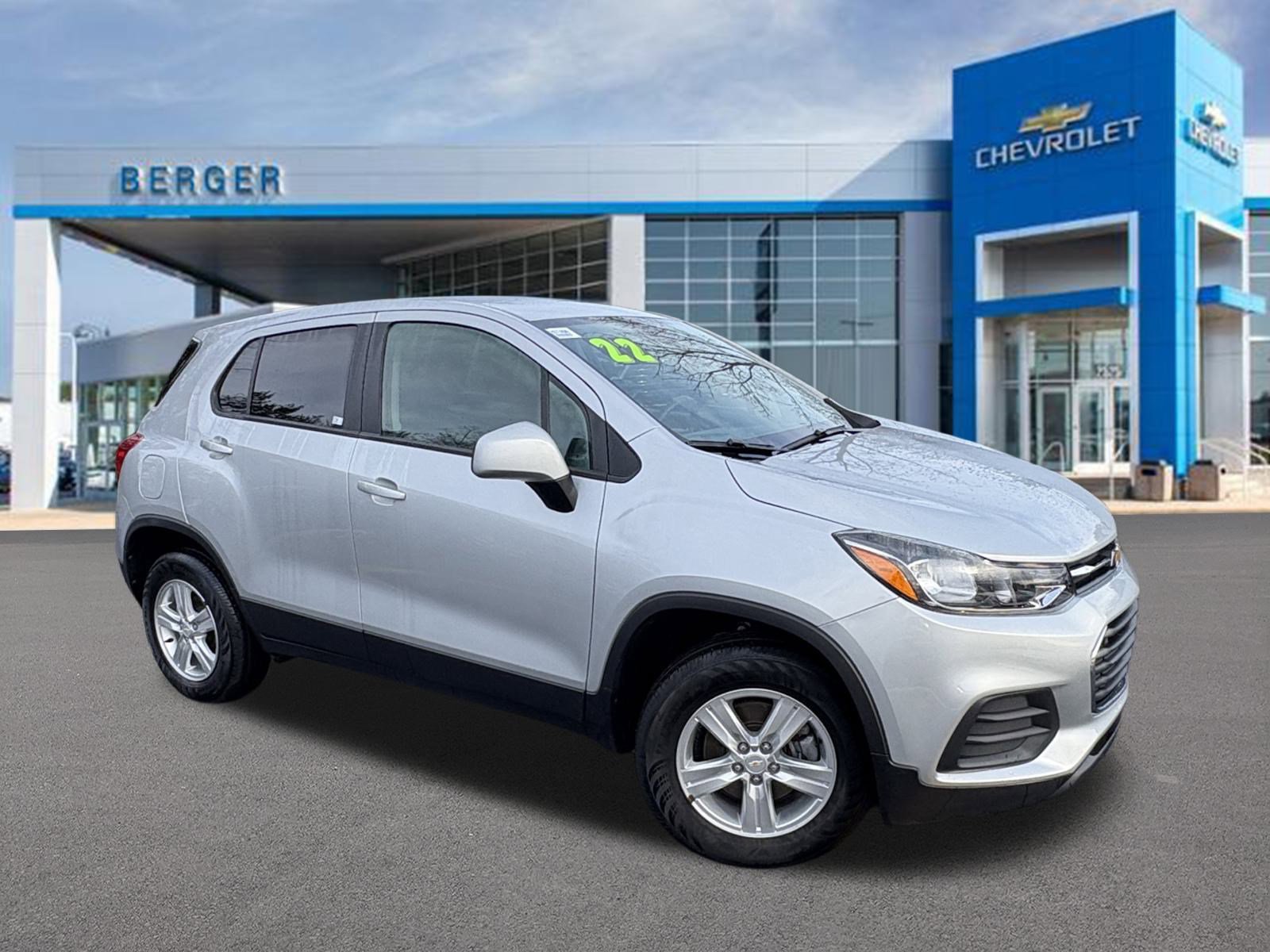 2022 Chevrolet Trax LS's photo