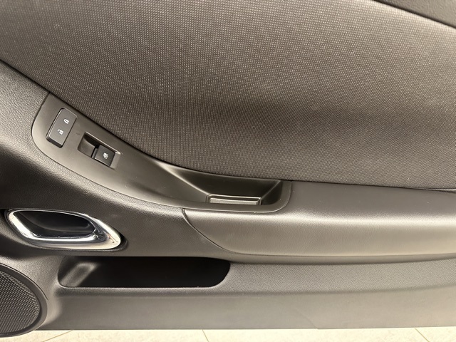 2014 Chevrolet Camaro 1LT photo 11