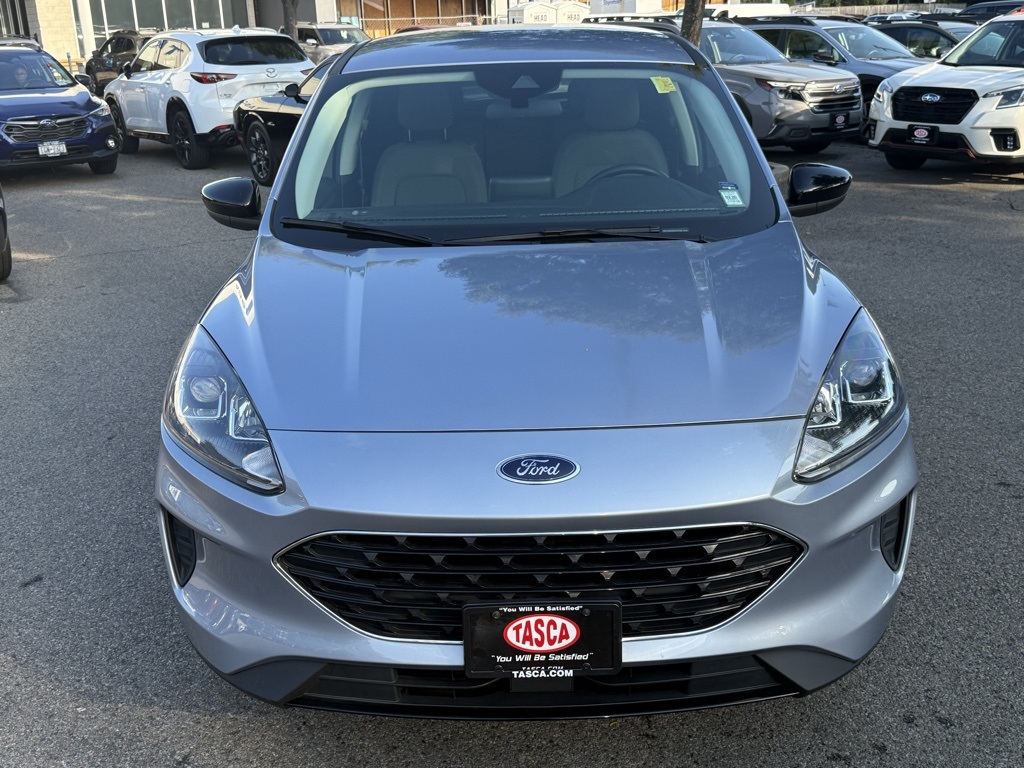 2022 Ford Escape SE photo 2