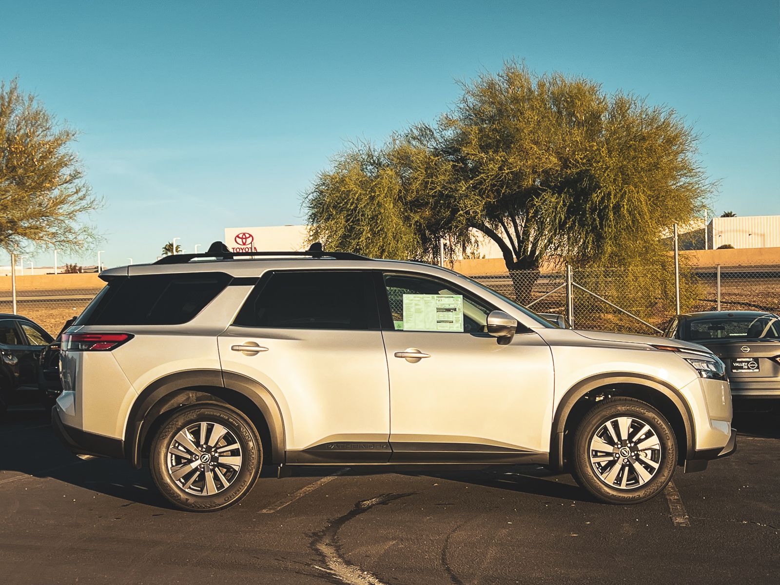 2025 Nissan Pathfinder SV photo 2