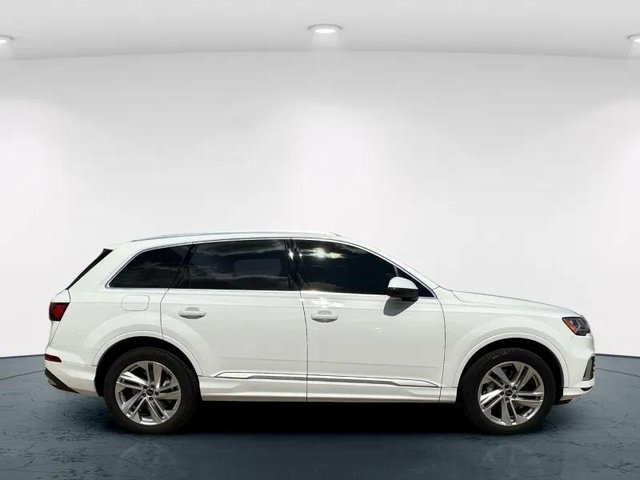 2023 Audi Q7 45 Premium photo 6