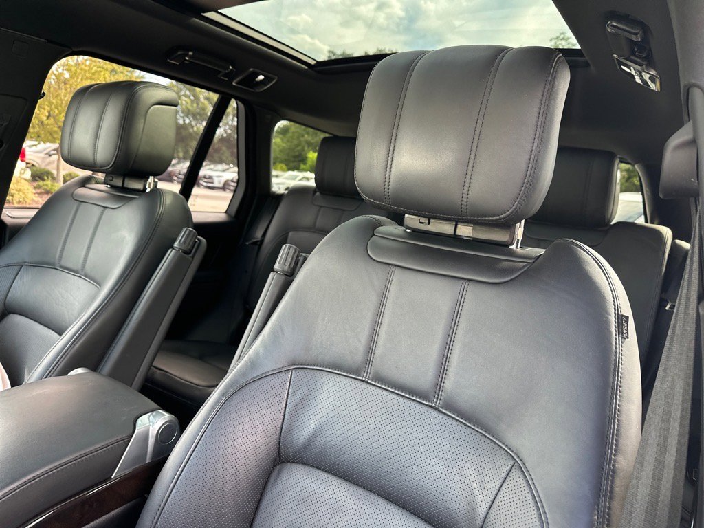 2020 Land Rover Range Rover HSE photo 19