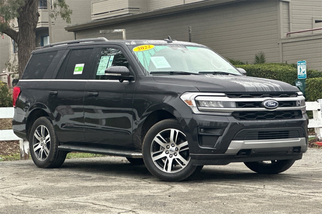 2022 Ford Expedition XLT photo 2