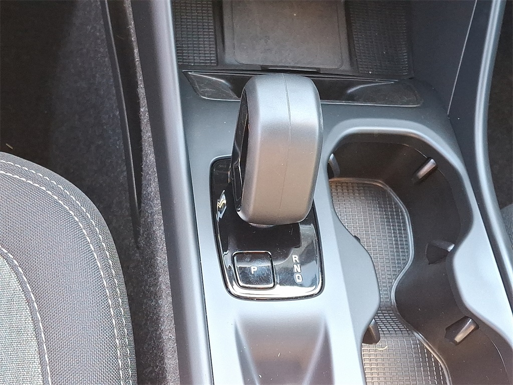 2025 Volvo XC40 Core photo 16
