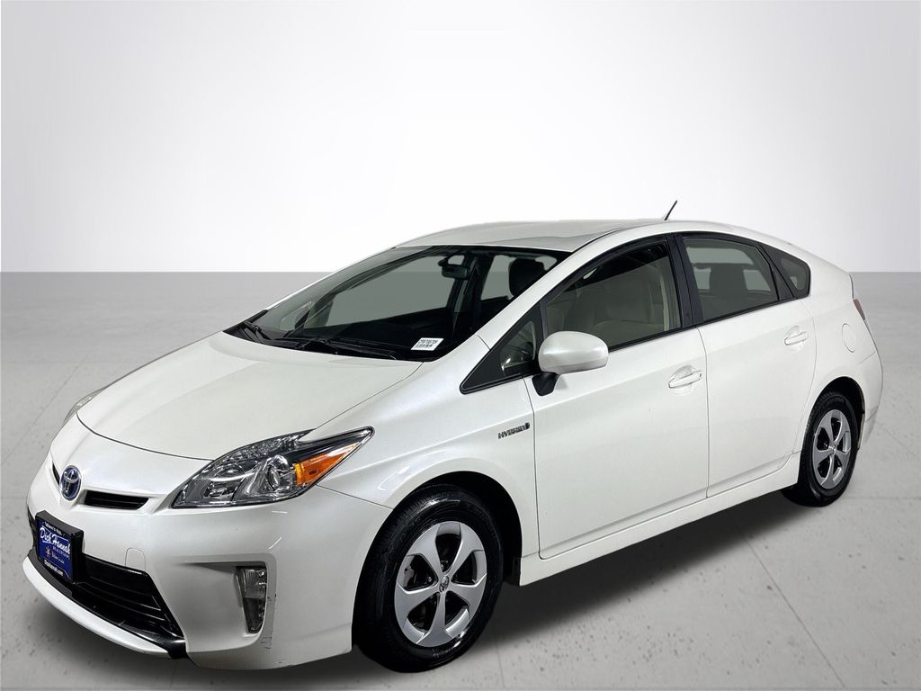 2015 Toyota Prius Three photo 2