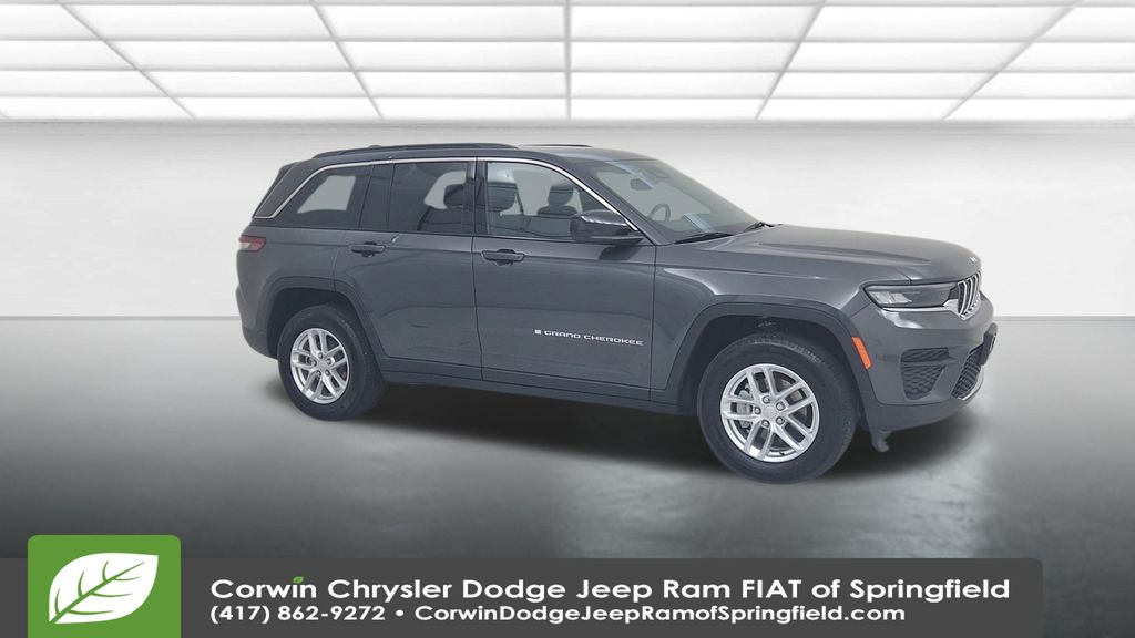 2024 Jeep Grand Cherokee Laredo photo 2