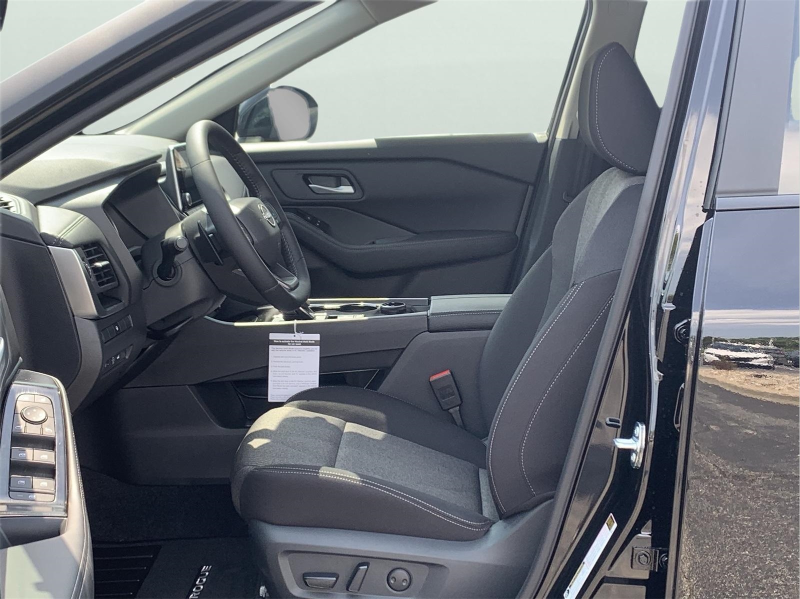 2026 Nissan Rogue SV photo 11