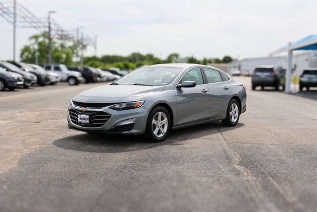 Used 2023 Sterling Gray Metallic Chevrolet LT image 2