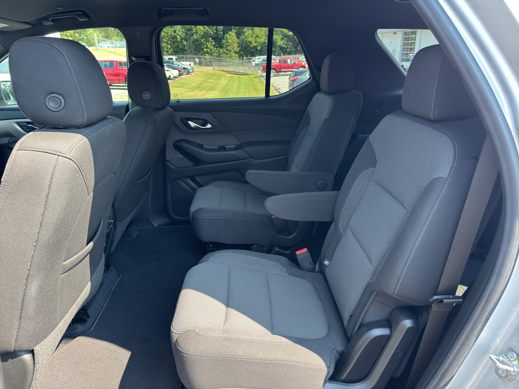 2022 Chevrolet Traverse Cloth photo 17