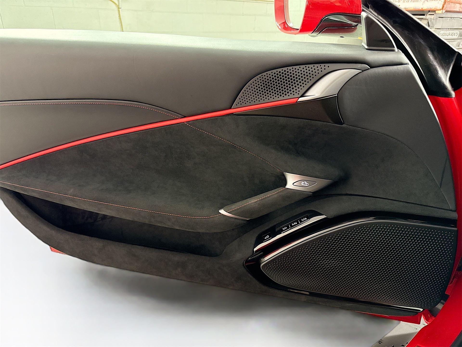 2024 Ferrari Roma Base photo 16