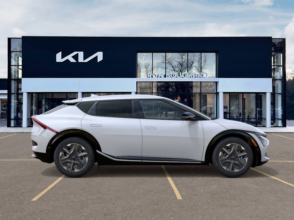 2025 Kia EV6 Light photo 7
