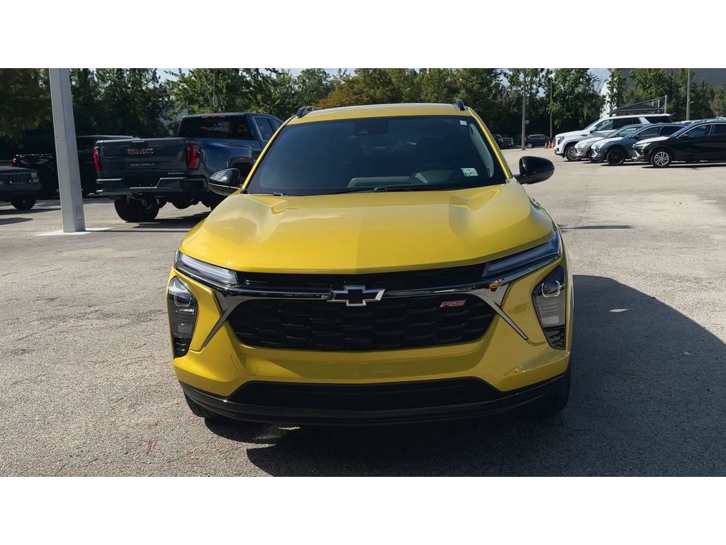 2025 Chevrolet Trax photo 3
