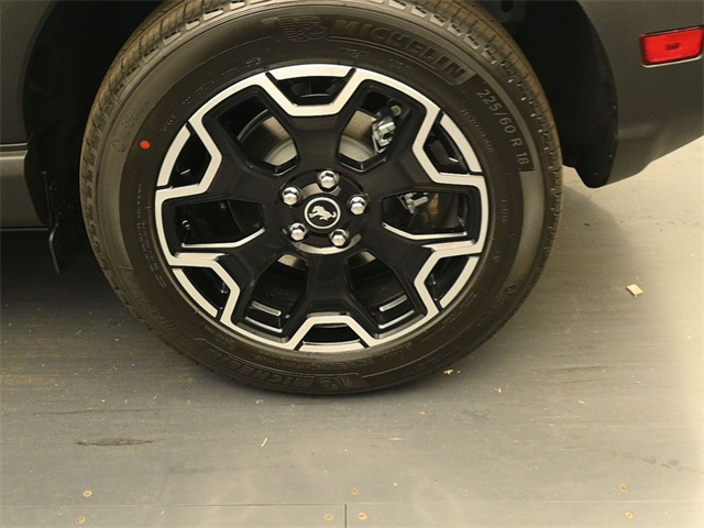 2025 Ford Bronco Sport Outer Banks photo 3