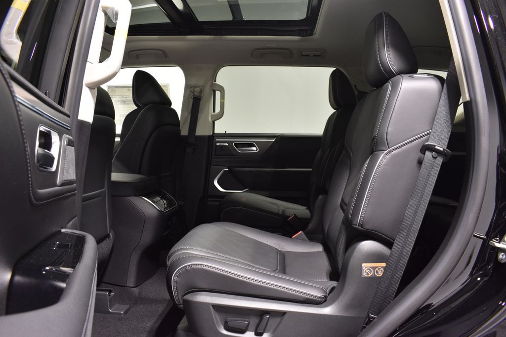 2026 Infiniti QX80 Luxe photo 25