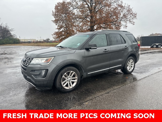 2016 Ford Explorer XLT's photo