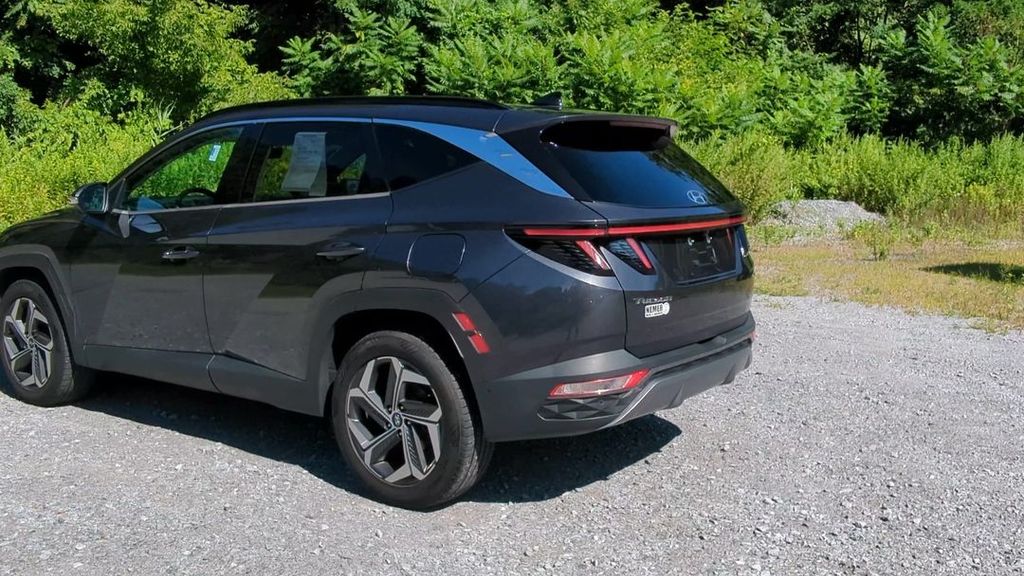 2022 Hyundai Tucson Limited photo 2
