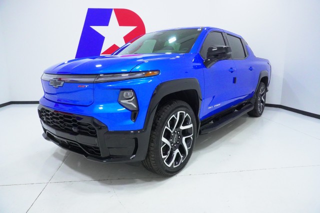 2025 Chevrolet Silverado EV RST's photo