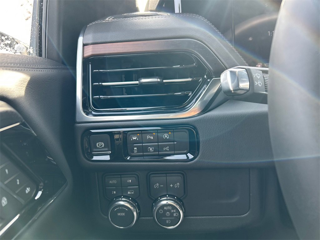 2026 GMC YUKON XL - Image 18