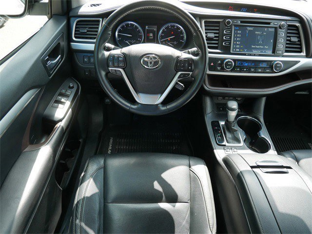 2017 Toyota Highlander XLE photo 9