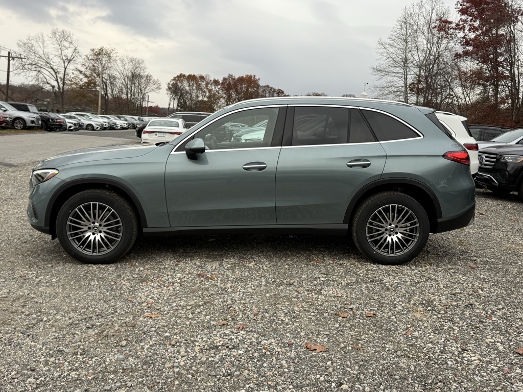 2026 Mercedes Benz GLC 300 4MATIC photo 4