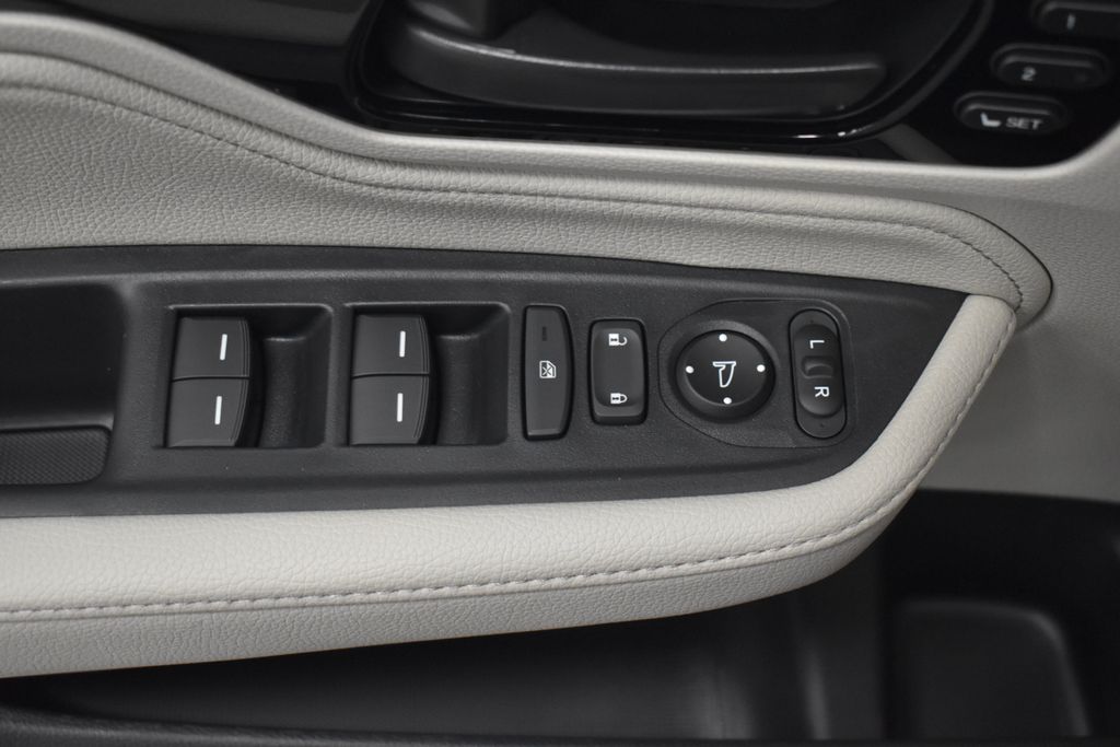 2026 Honda Odyssey Touring photo 9