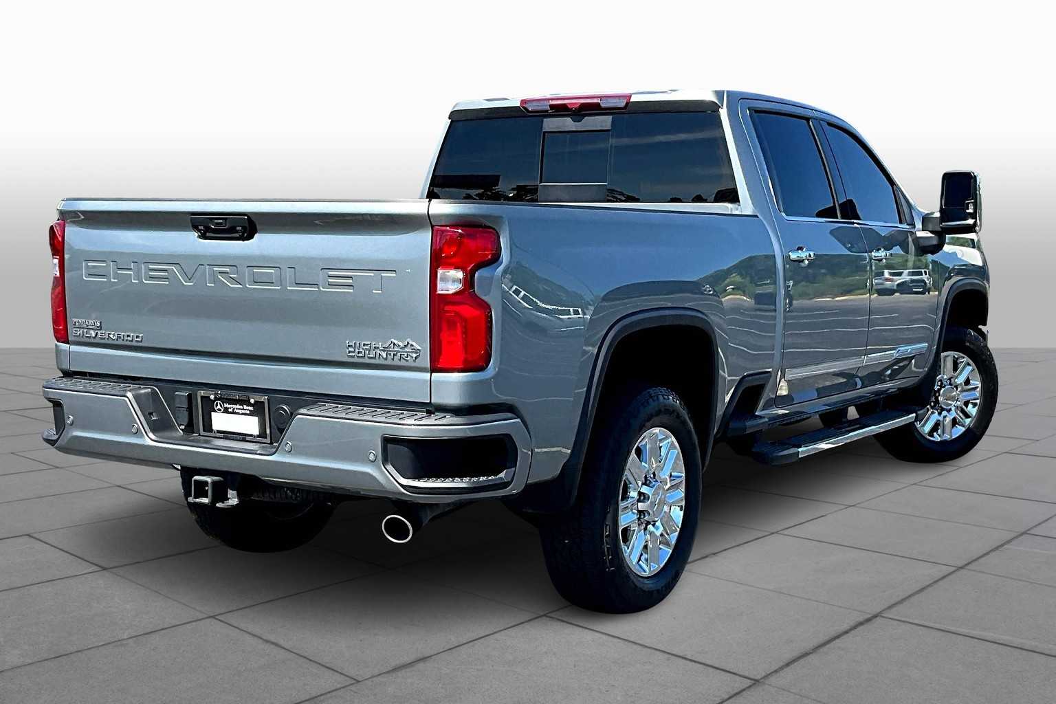 2024 Chevrolet Silverado 2500HD High Country photo 11