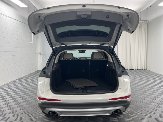 2022 Lincoln Corsair Standard photo 7