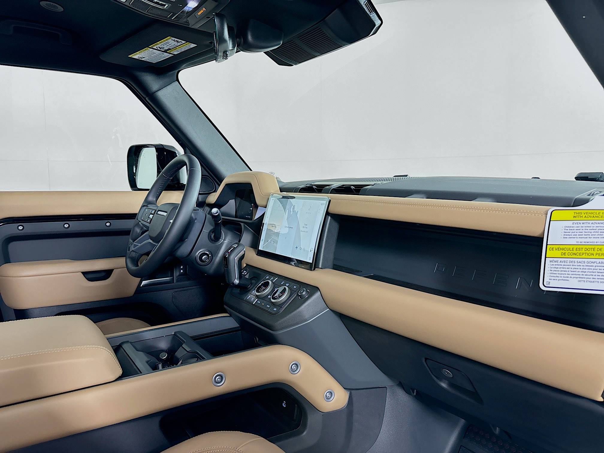 2025 Land Rover Defender 90 X-Dynamic SE photo 28