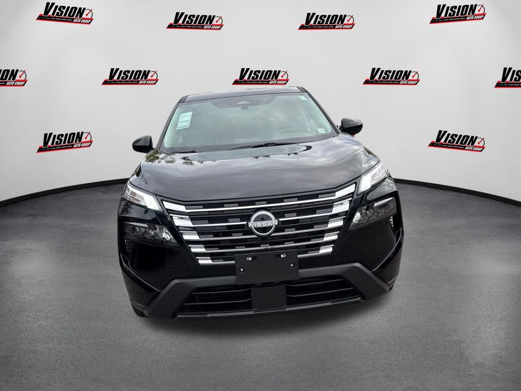 2026 Nissan Rogue SV photo 2