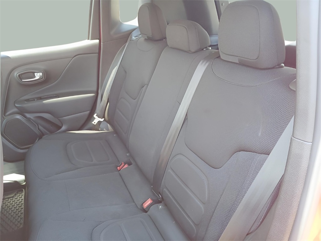 2022 Jeep Renegade Latitude photo 21