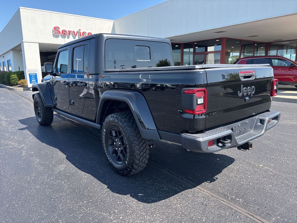 2024 Jeep Gladiator Willys photo 3