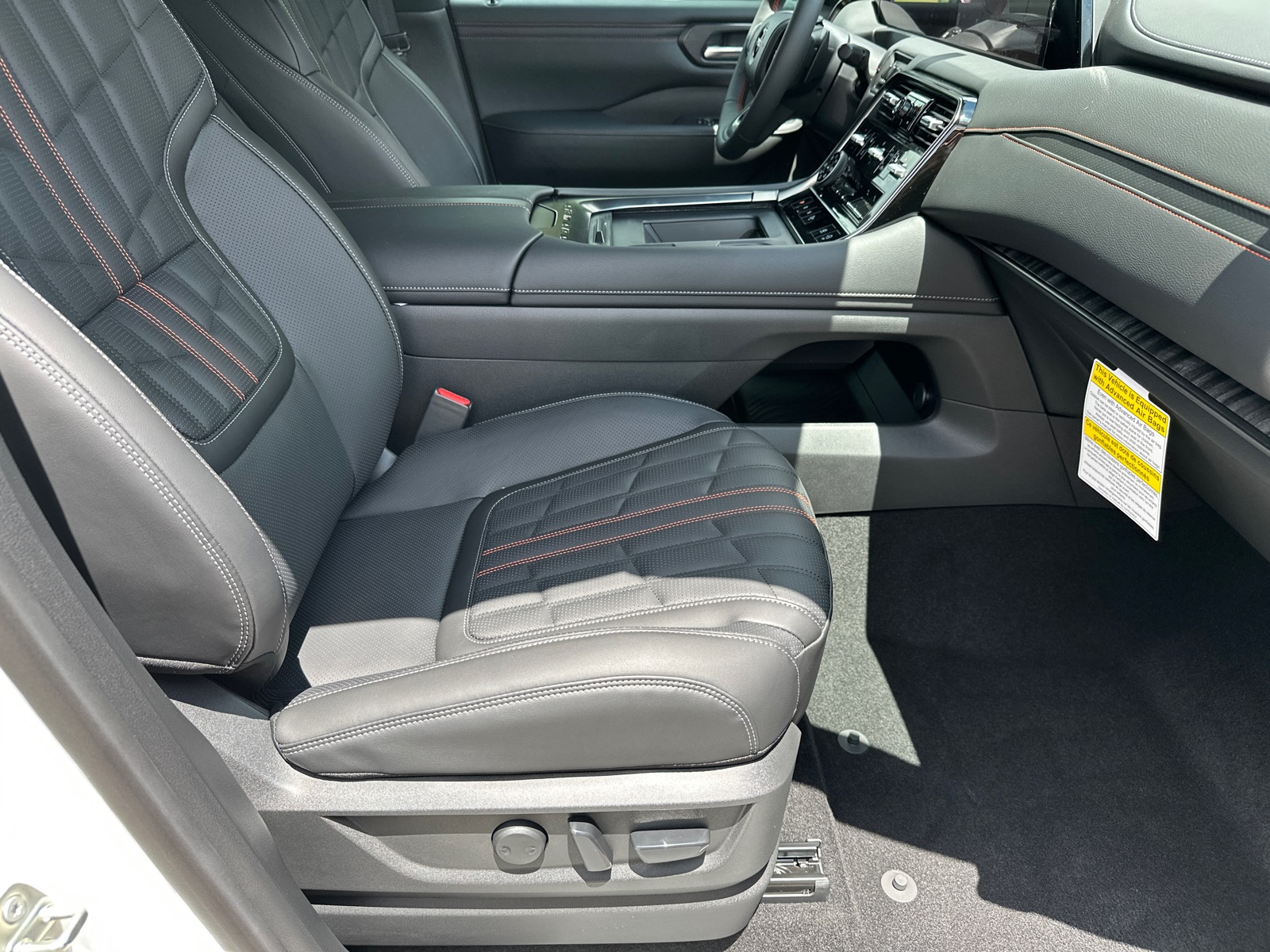 2025 Nissan Armada photo 11