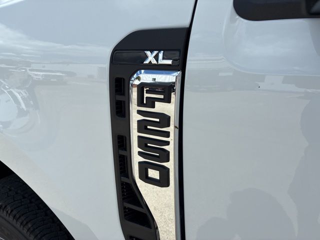 2026 Ford F-250 photo 6