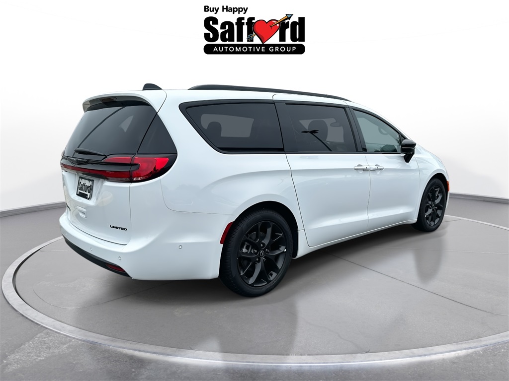 2025 Chrysler Pacifica Limited photo 8