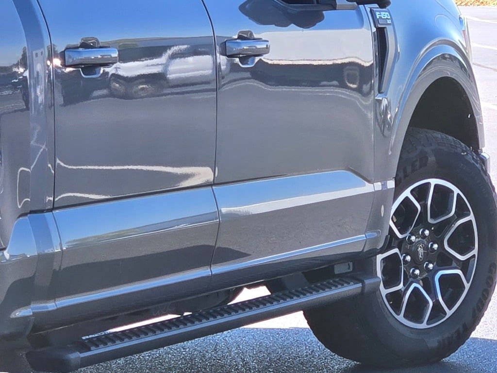 2022 Ford F-150 XLT photo 11