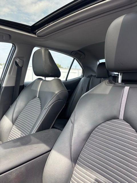 2021 Toyota Camry SE photo 10
