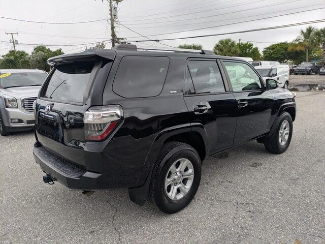 2023 Toyota 4Runner SR5 Premium photo 4