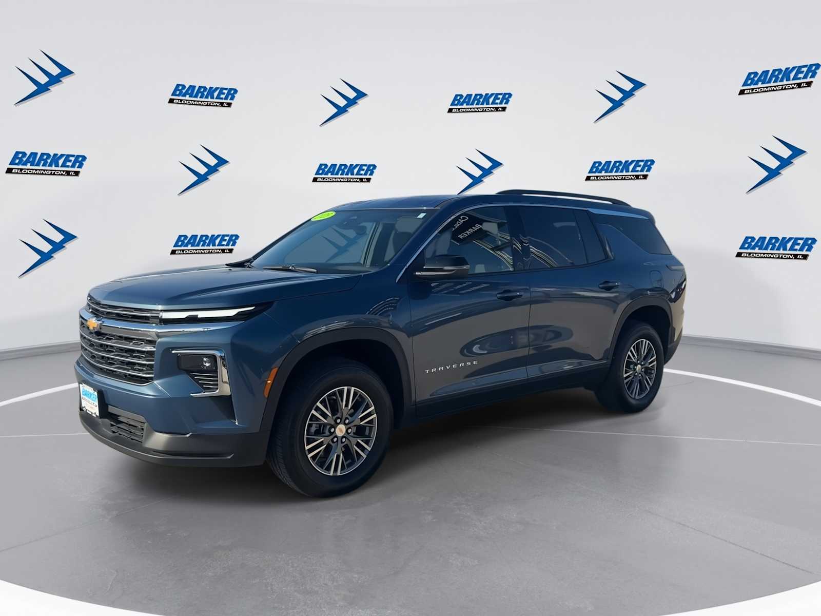2025 Chevrolet Traverse photo 3
