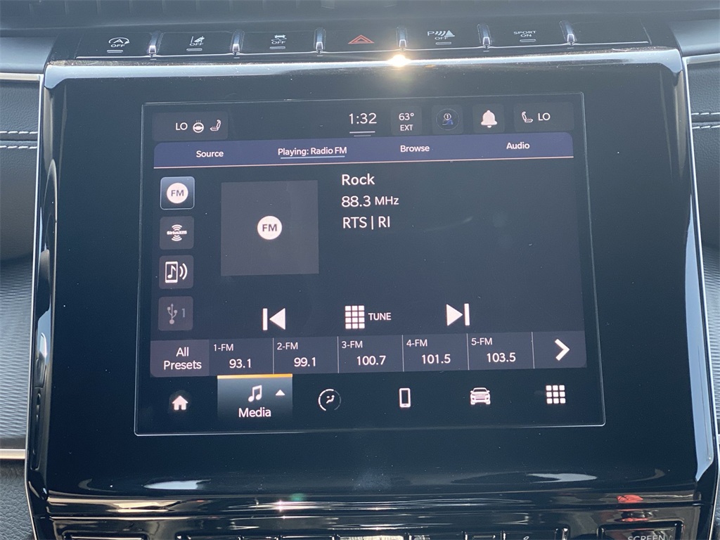 2023 Jeep Grand Cherokee Altitude photo 12