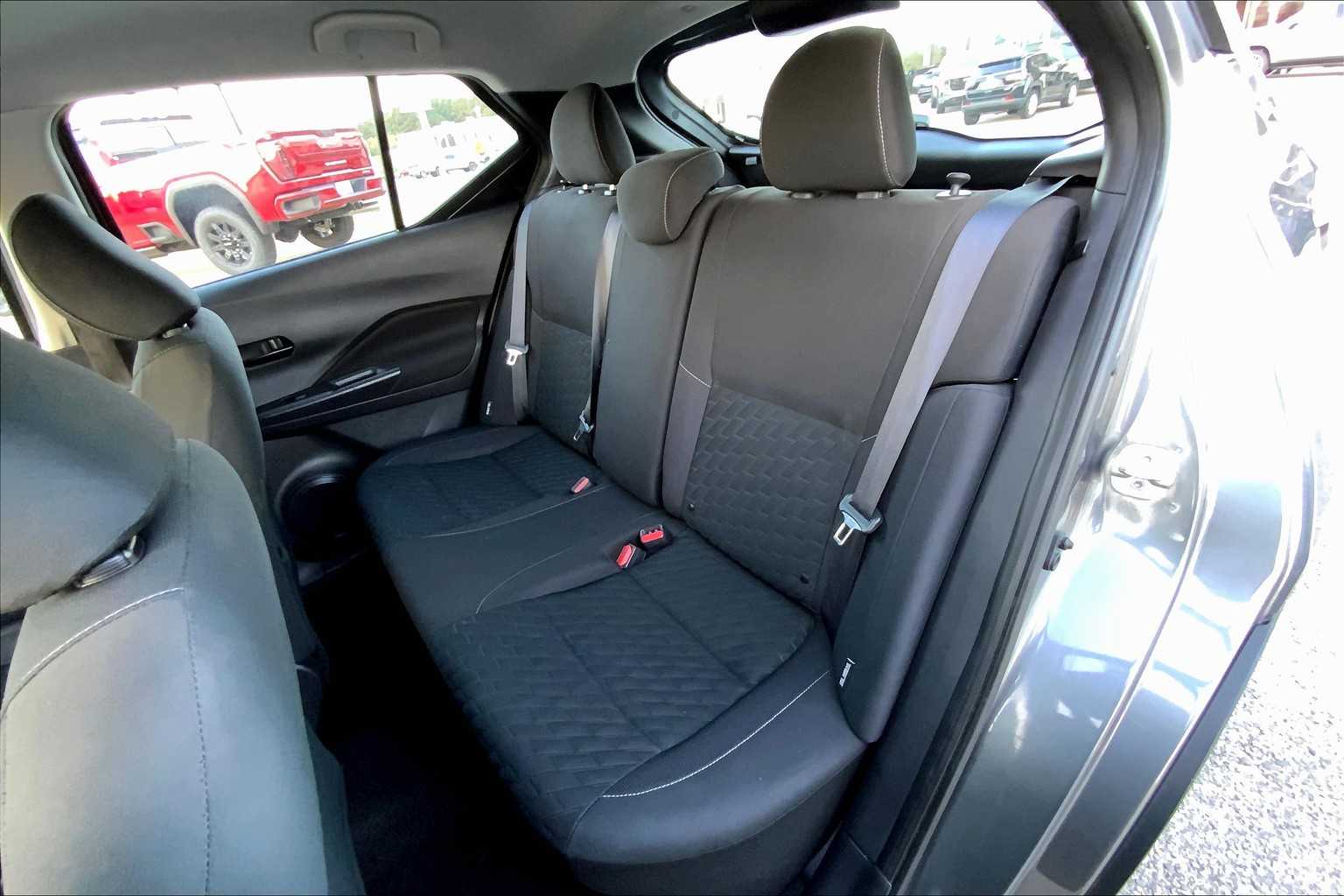 2021 Nissan Kicks S photo 17