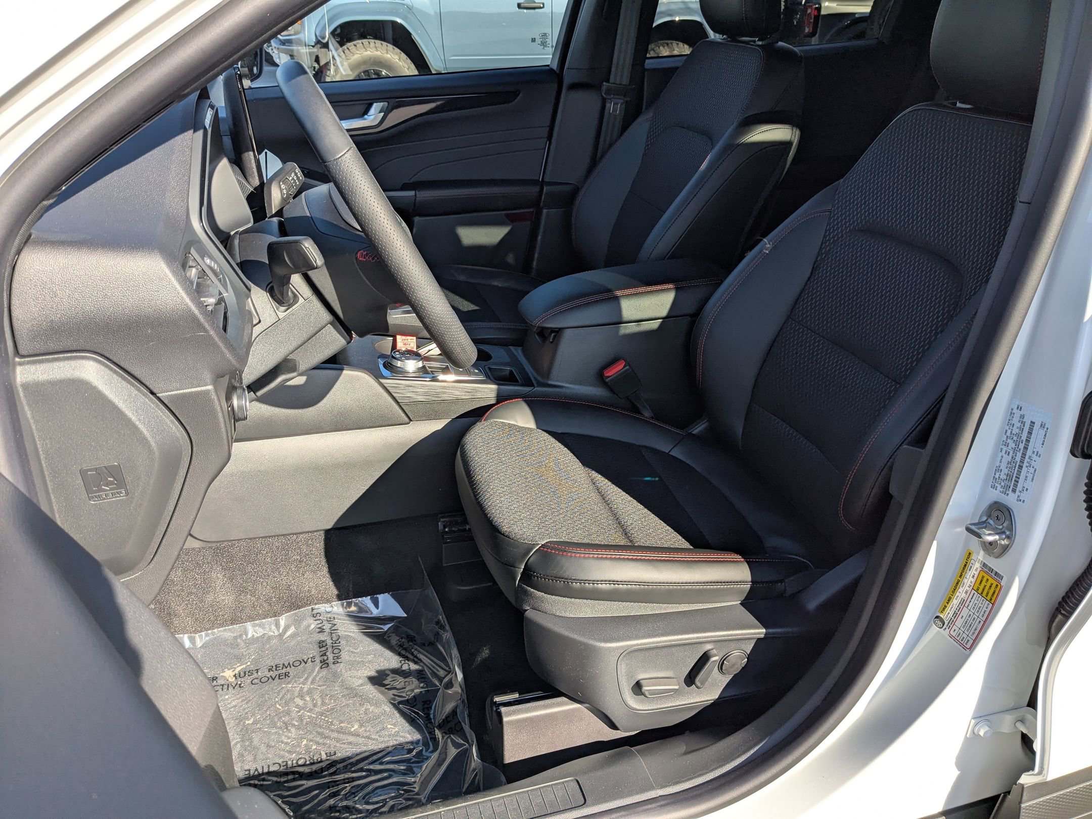 2025 Ford Escape ST-Line photo 12