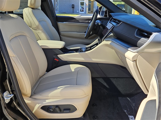 2025 Jeep Grand Cherokee Limited photo 16