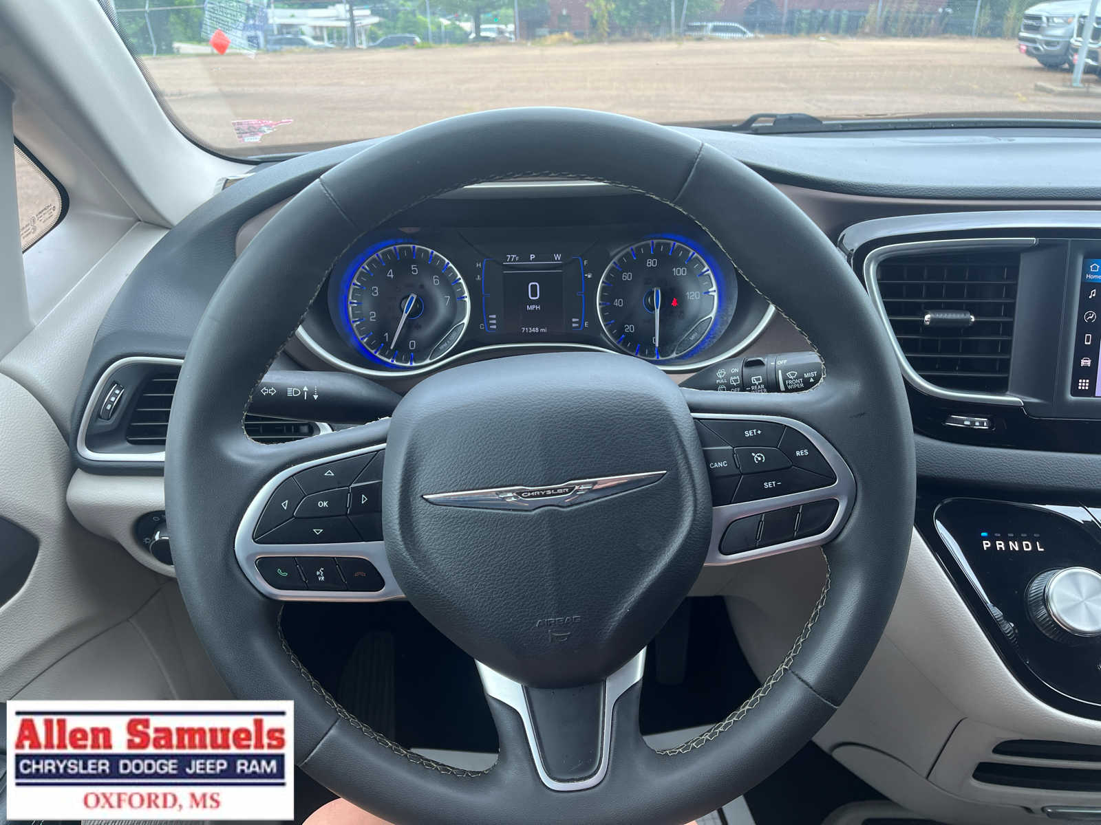2023 Chrysler Voyager LX photo 12